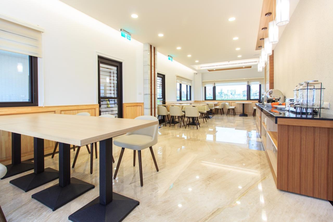 Urban Oasis Inn Luodong Exteriör bild